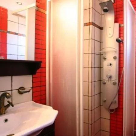 Krypti Guest house *